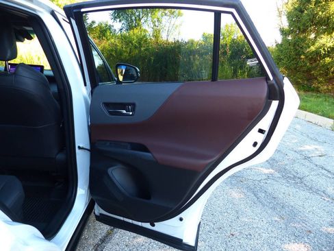 Used 2024 Toyota Venza Limited image 45