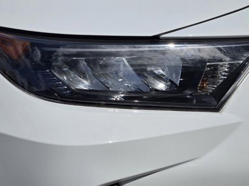 Used 2020 Toyota RAV4 LE image 28