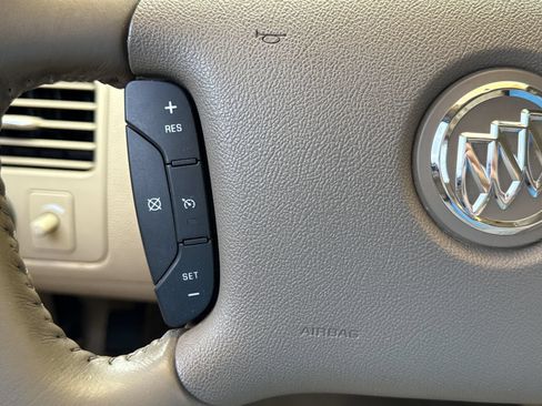 Used 2006 Buick Lucerne CXL w/ Luxury Package FWD image 20