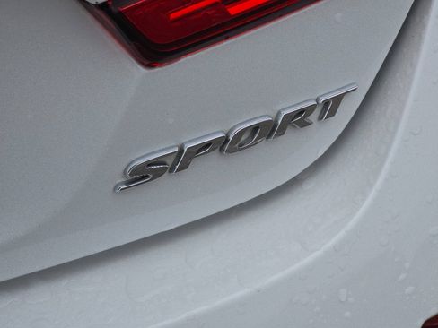 Used 2022 Honda Accord Sport image 12