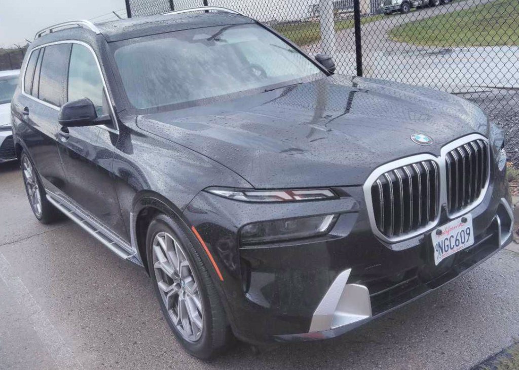 Used 2025 BMW X7 xDrive40i AWD/4WD image 9