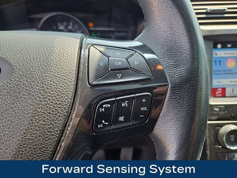 Used 2017 Ford Explorer XLT w/ Equipment Group 202A AWD/4WD image 8