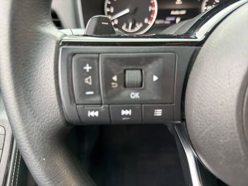 Used 2021 Nissan Rogue S FWD image 22
