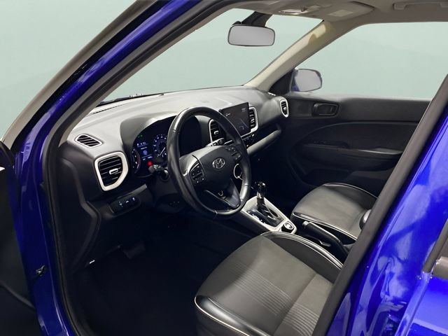 Used 2022 Hyundai Venue Limited FWD image 11
