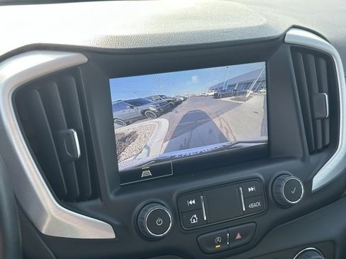 Certified 2024 GMC Terrain SLT image 10