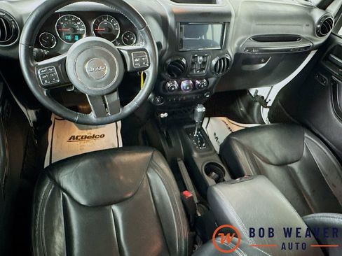 Used 2017 Jeep Wrangler Unlimited Sahara image 24