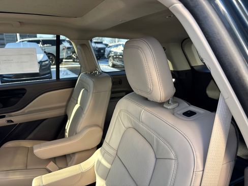 Certified 2023 Lincoln Aviator Reserve w/ Equipment Group 201A image 26