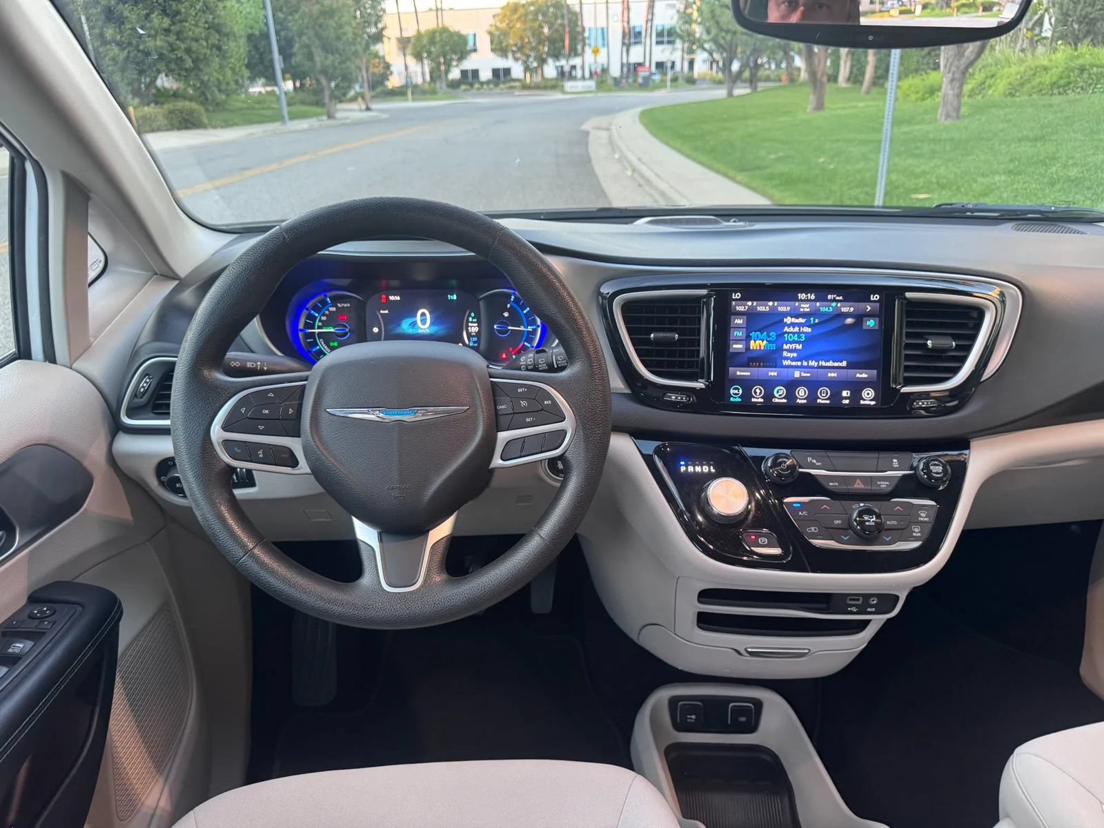 Used 2019 Chrysler Pacifica Touring Plus FWD image 15