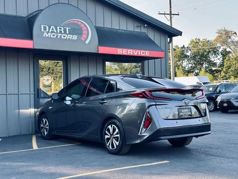 Used 2019 Toyota Prius Prime Advanced image 5