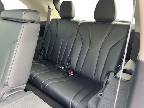 Used 2022 Acura MDX SH-AWD w/ Technology Package image 13