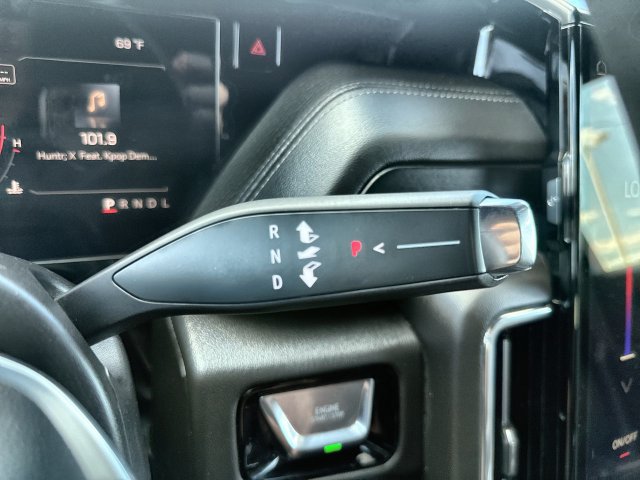 Used 2025 GMC Yukon Denali AWD/4WD image 20