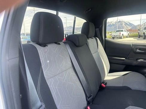 Used 2023 Toyota Tacoma TRD Off-Road w/ Technology Package AWD/4WD image 15