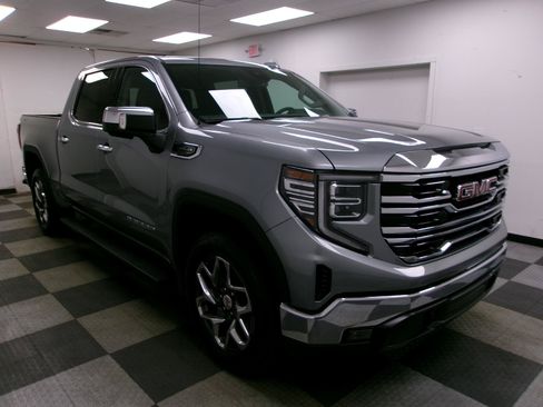 Used 2024 GMC Sierra 1500 SLT w/ SLT Convenience Package AWD/4WD image 15