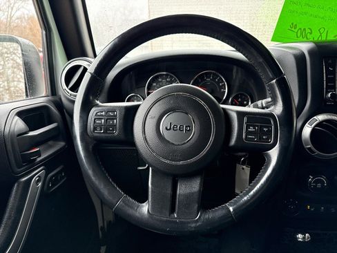 Used 2015 Jeep Wrangler Unlimited Sahara w/ Dual Top Group image 7