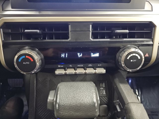 Certified 2025 Toyota Tacoma TRD Off-Road AWD/4WD image 24