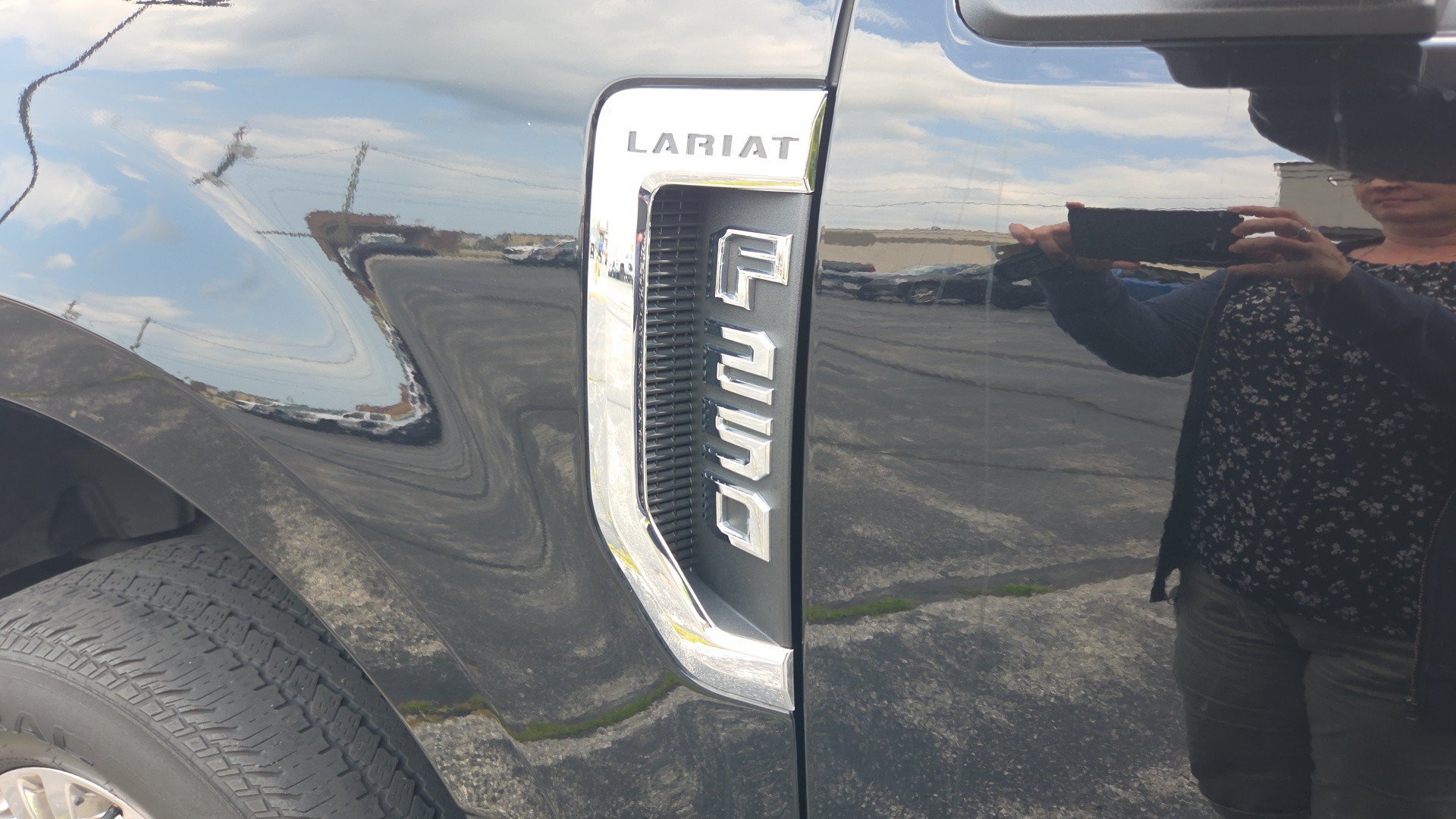 Used 2022 Ford F250 Lariat w/ Lariat Ultimate Package AWD/4WD image 6