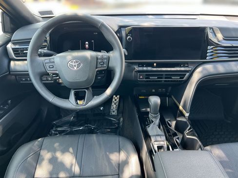 Used 2025 Toyota Camry XSE FWD image 19