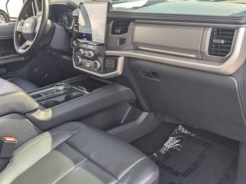 Certified 2022 Ford Expedition XLT image 29