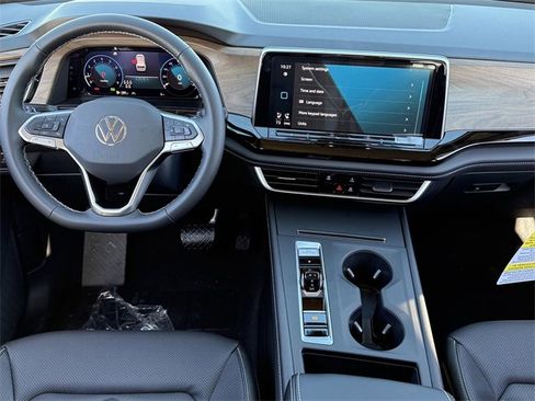 New 2026 Volkswagen Atlas SE image 8
