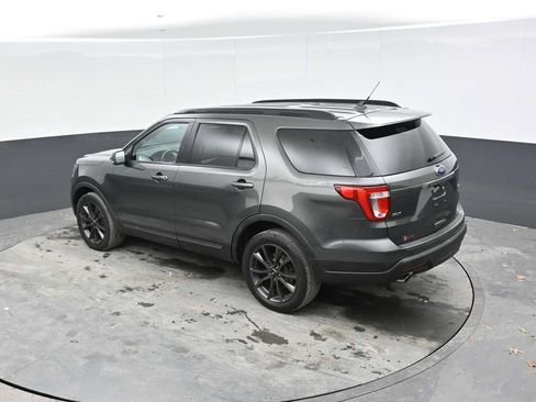 Used 2019 Ford Explorer XLT w/ Equipment Group 202A AWD/4WD image 33
