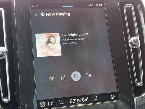 Certified 2025 Volvo XC40 B5 Core image 18