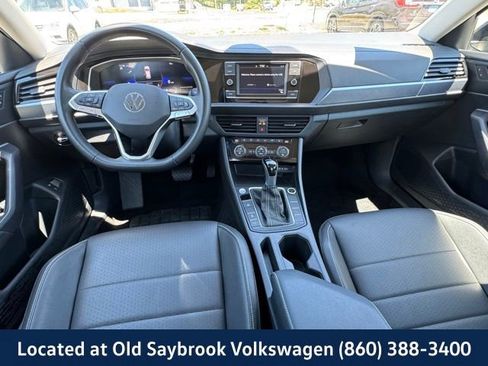 Used 2024 Volkswagen Jetta SE FWD image 13