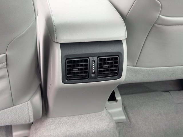 Used 2017 Toyota Camry XLE FWD image 18