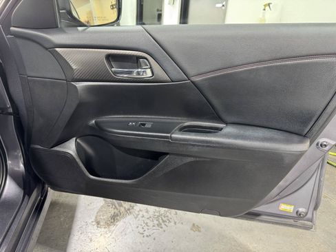 Used 2017 Honda Accord Sport Special Edition image 23