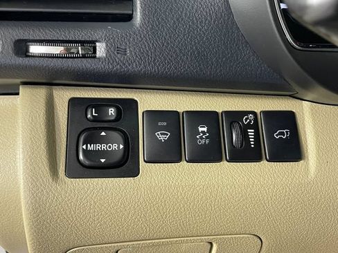 Used 2013 Toyota Highlander Limited AWD/4WD image 15