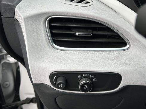 Used 2020 Chevrolet Bolt LT image 18