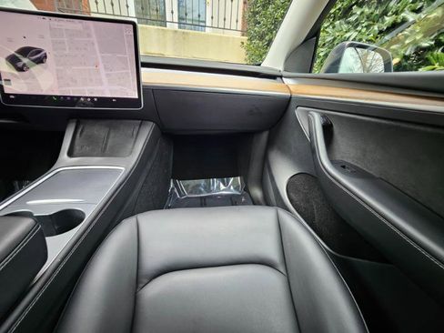 Used 2023 Tesla Model Y 2WD image 54