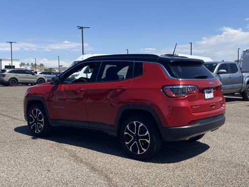 Used 2023 Jeep Compass Limited AWD/4WD image 4