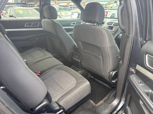 Used 2017 Ford Explorer XLT AWD/4WD image 32