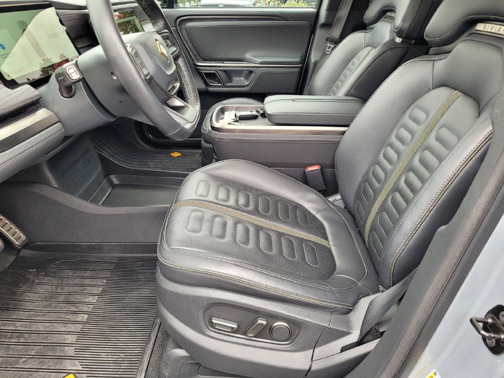Used 2023 Rivian R1S Adventure Dual AWD/4WD image 18