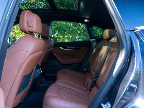 Used 2022 Maserati Levante GT image 30