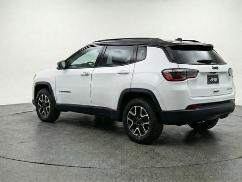 Used 2025 Jeep Compass Trailhawk image 6