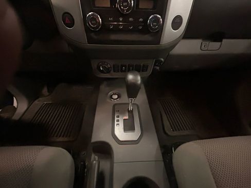 Used 2020 Nissan Frontier SV AWD/4WD image 12