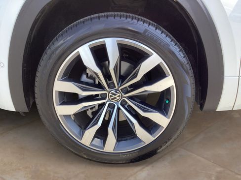 Used 2023 Volkswagen Atlas SEL Premium image 38