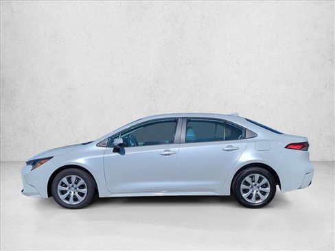 Used 2025 Toyota Corolla LE w/ Convenience Package FWD image 8