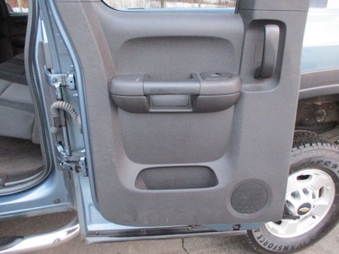 Used 2013 Chevrolet Silverado 2500 LT w/ Interior Plus Package image 38