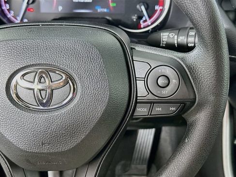 Used 2025 Toyota RAV4 XLE AWD/4WD image 20
