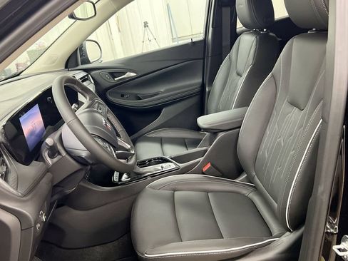 Used 2024 Buick Encore GX Avenir w/ Avenir Convenience Package AWD/4WD image 18
