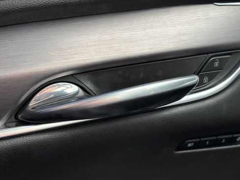 Used 2023 Cadillac XT6 Luxury image 32