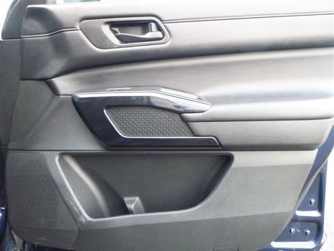 Used 2024 Nissan Pathfinder SV image 23