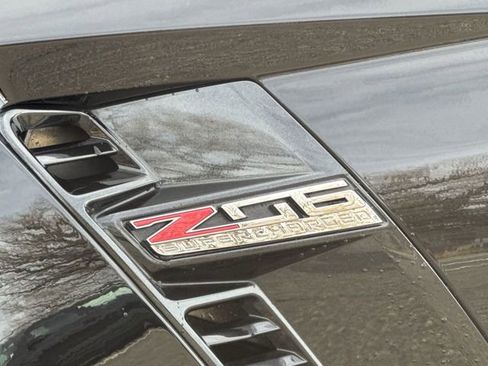 Used 2016 Chevrolet Corvette Z06 w/ 3LZ Preferred Equipment Group RWD image 31