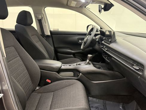 Used 2023 Honda HR-V LX image 10