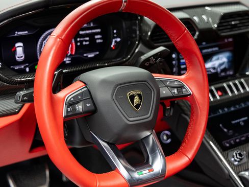 Used 2021 Lamborghini Urus image 30