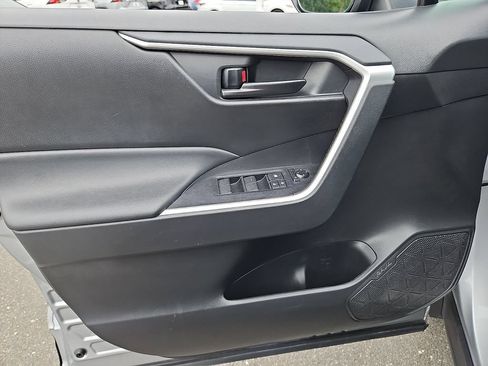 Used 2023 Toyota RAV4 LE AWD/4WD image 13