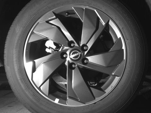 Used 2025 Nissan Rogue SV image 15