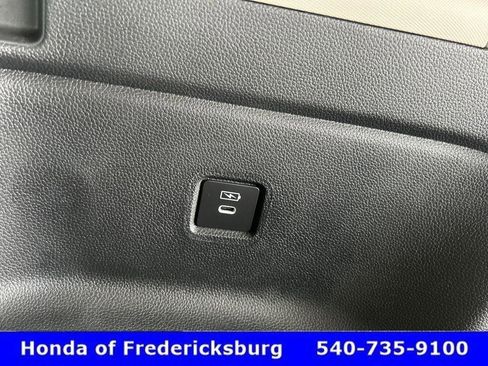 Certified 2025 Honda Pilot Touring image 36